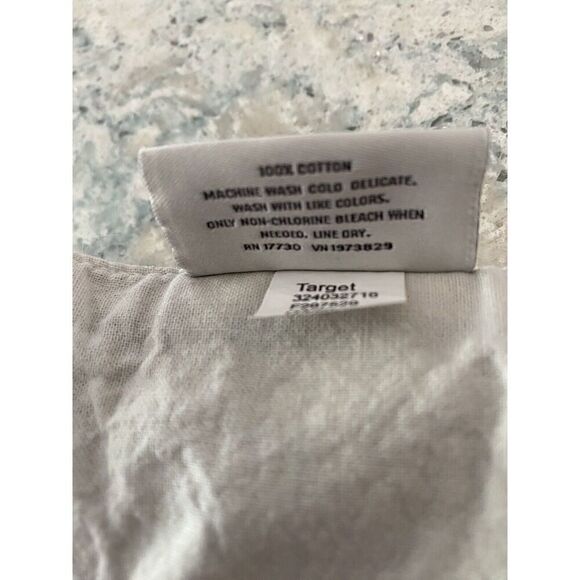 Hearth & Hand Magnolia Table Runner Black/White/Gray with Sewn Tassel(with flaw) - Picture 7 of 9